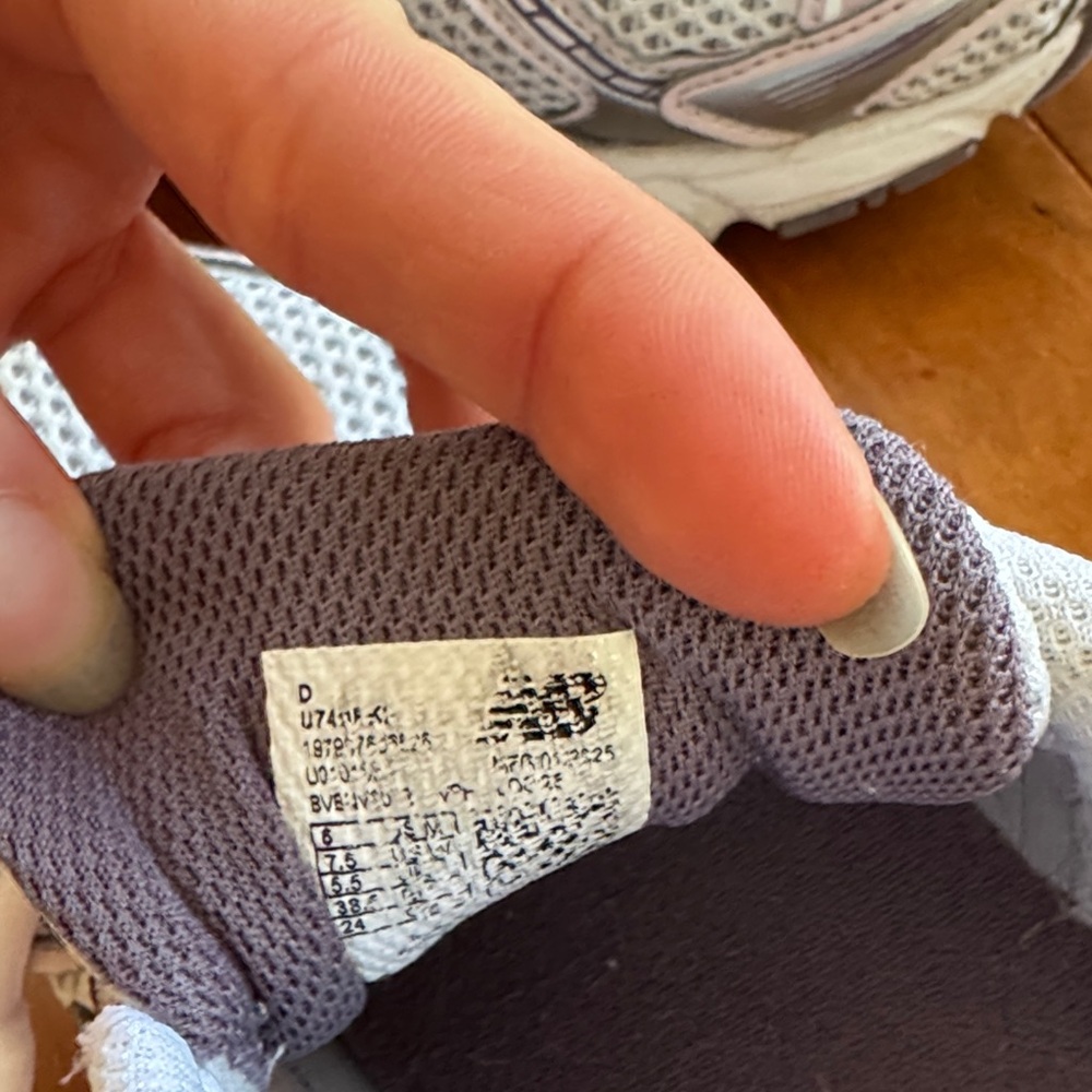 New Balance 740 Women's White & Light Pink Running Shoes - Picture 7 of 7
